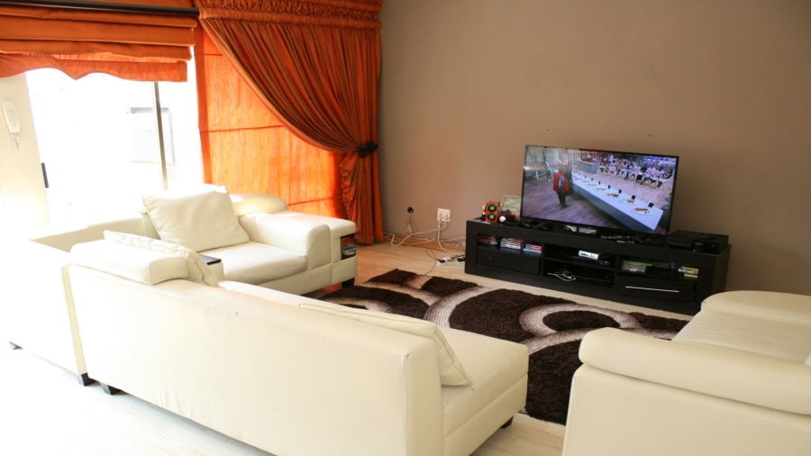 To Let 3 Bedroom Property for Rent in Petervale Gauteng