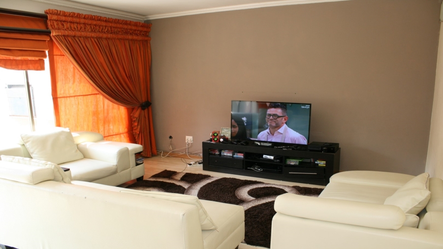 To Let 3 Bedroom Property for Rent in Petervale Gauteng