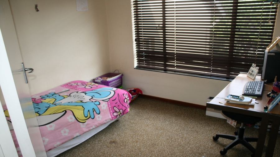 To Let 3 Bedroom Property for Rent in Petervale Gauteng