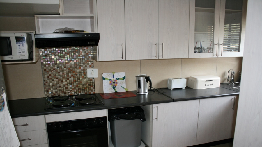 To Let 3 Bedroom Property for Rent in Petervale Gauteng