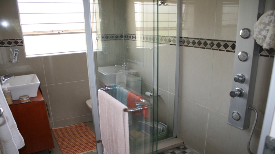 To Let 3 Bedroom Property for Rent in Petervale Gauteng