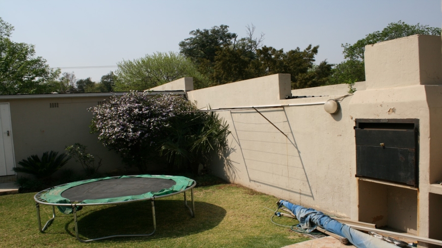 To Let 3 Bedroom Property for Rent in Petervale Gauteng