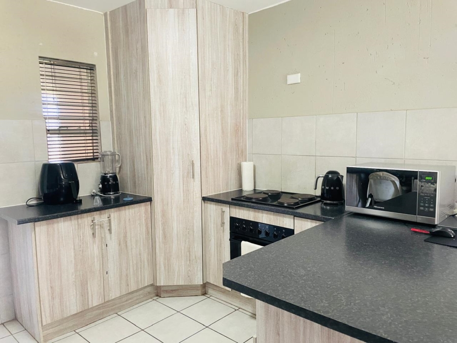 To Let 2 Bedroom Property for Rent in Wilgeheuwel Gauteng