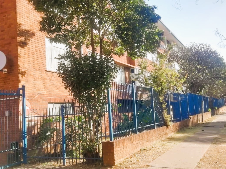 2 Bedroom Property for Sale in Baileys Muckleneuk Gauteng