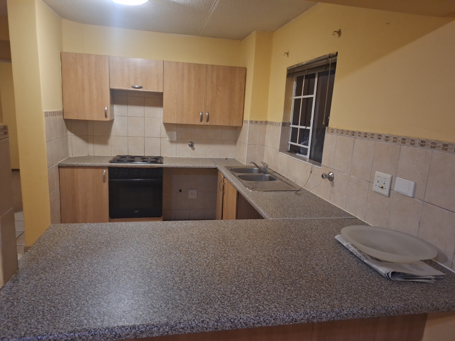 To Let 2 Bedroom Property for Rent in Castleview Gauteng