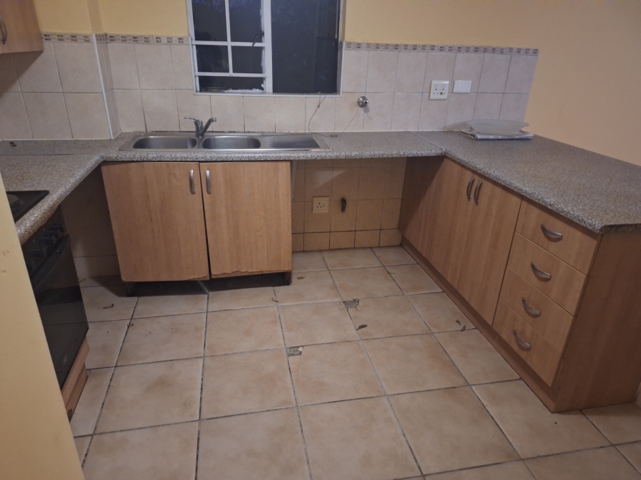 To Let 2 Bedroom Property for Rent in Castleview Gauteng