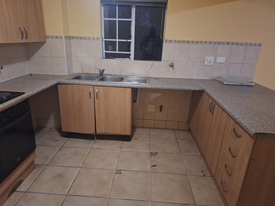 To Let 2 Bedroom Property for Rent in Castleview Gauteng