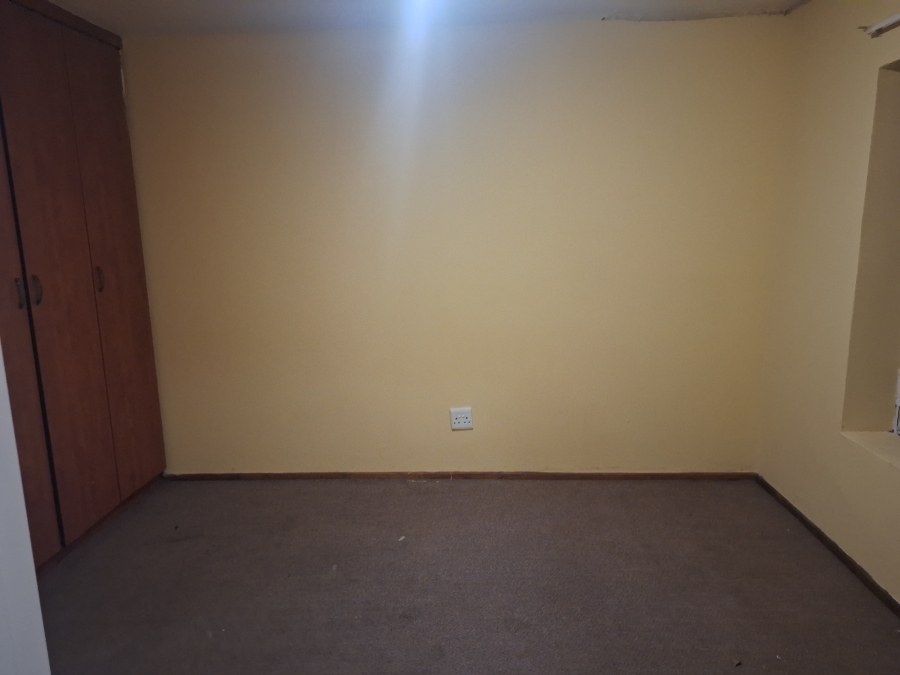 To Let 2 Bedroom Property for Rent in Castleview Gauteng