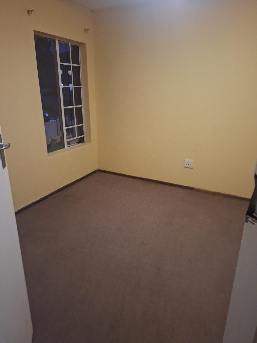 To Let 2 Bedroom Property for Rent in Castleview Gauteng