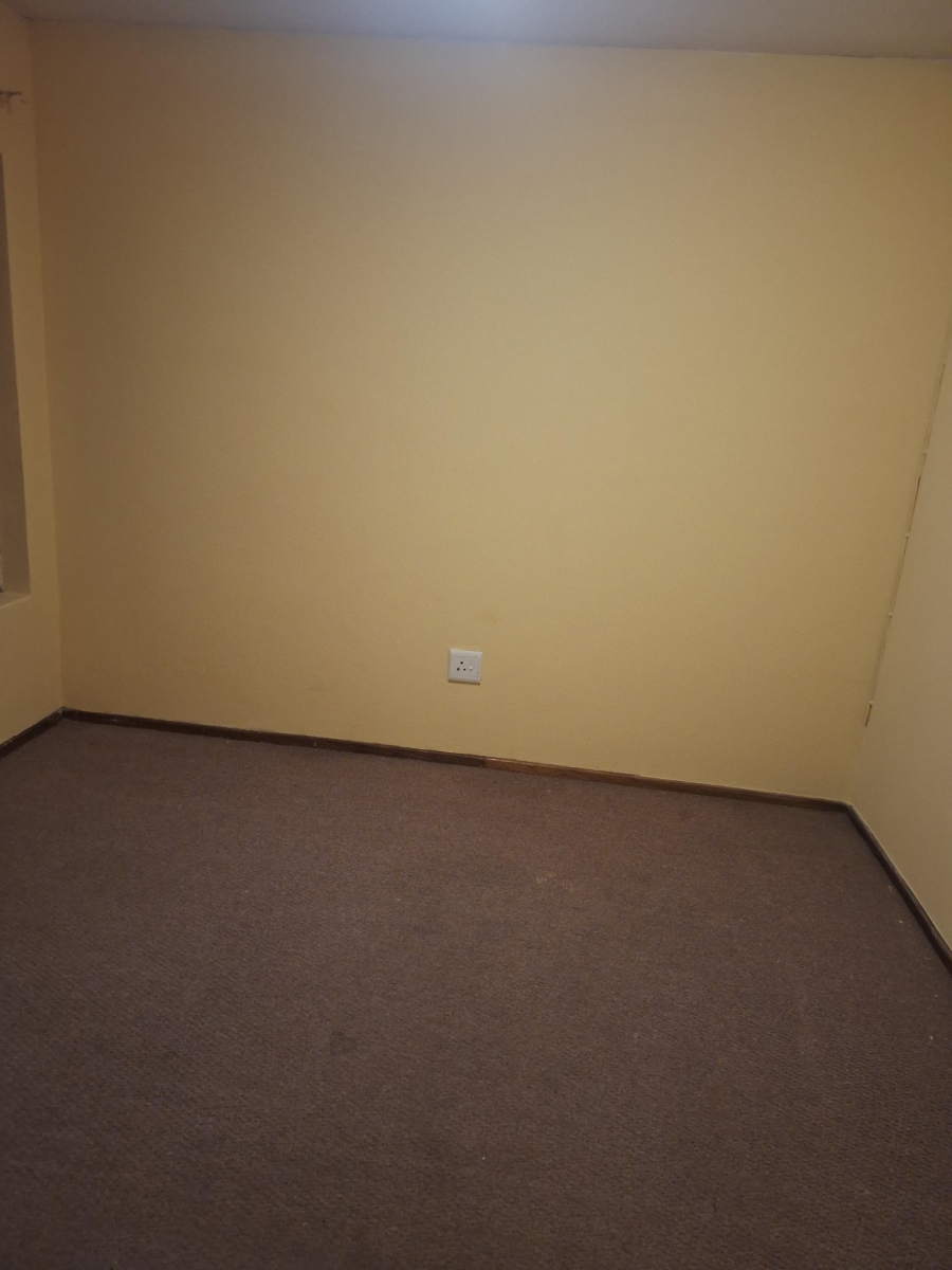 To Let 2 Bedroom Property for Rent in Castleview Gauteng
