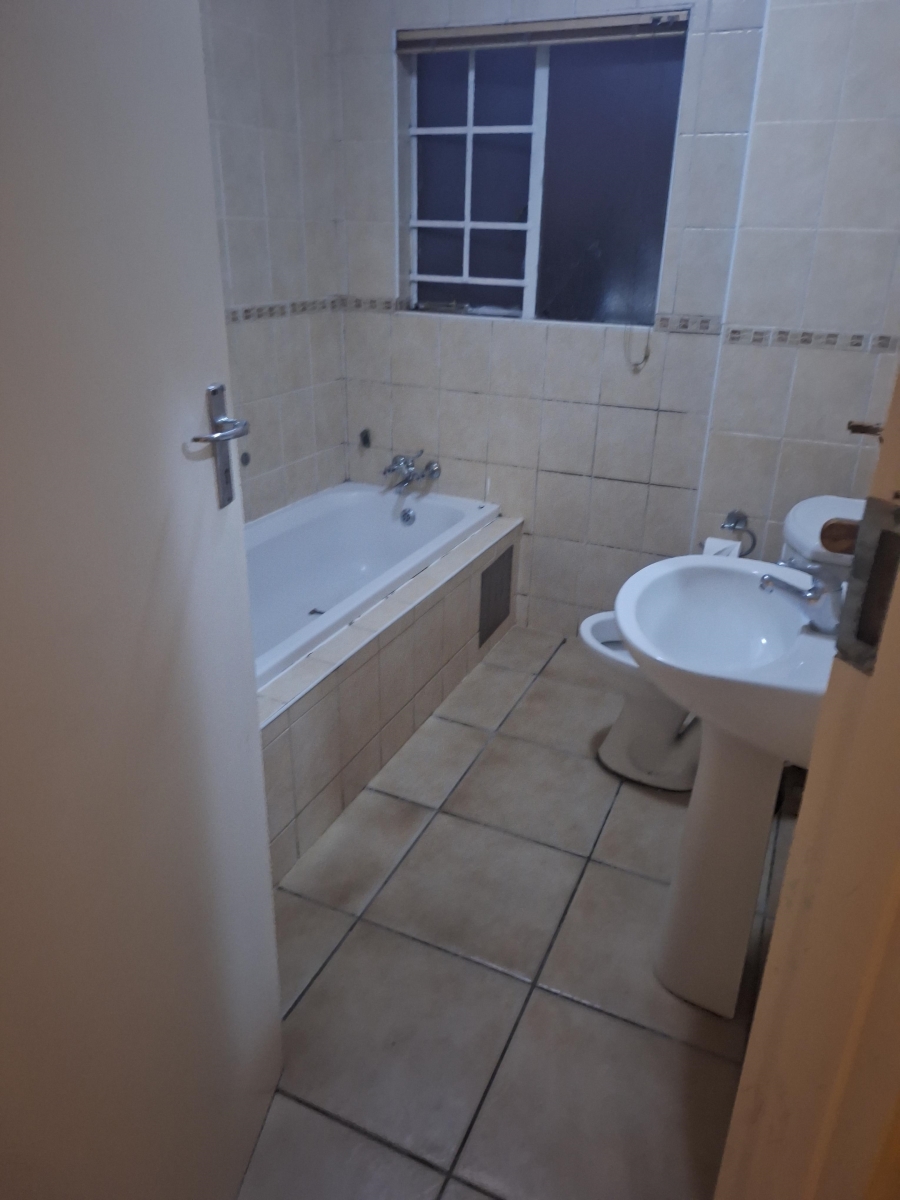 To Let 2 Bedroom Property for Rent in Castleview Gauteng