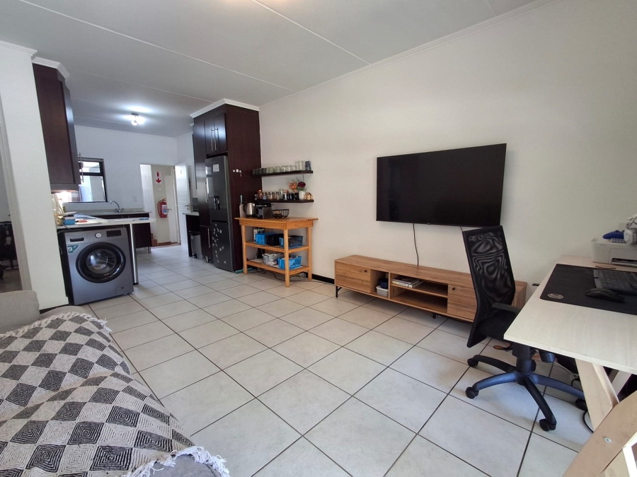 2 Bedroom Property for Sale in Greenstone Hill Gauteng