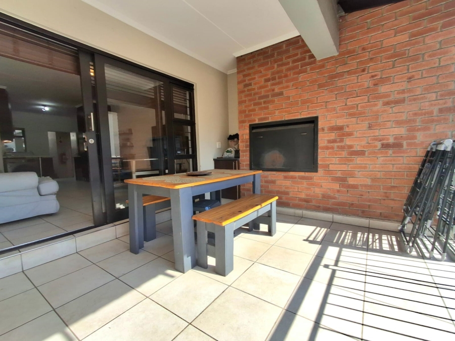 2 Bedroom Property for Sale in Greenstone Hill Gauteng