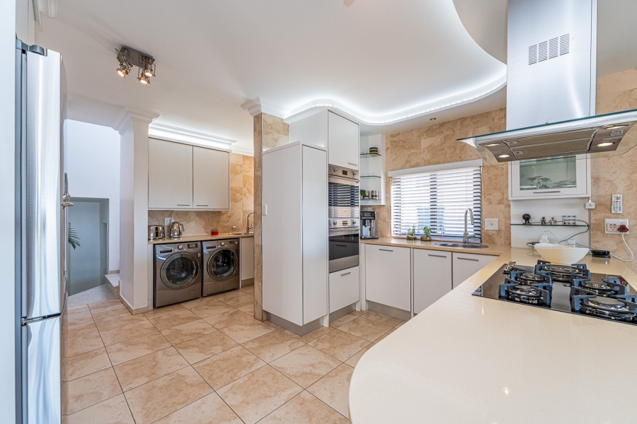 4 Bedroom Property for Sale in Constantia Kloof Gauteng