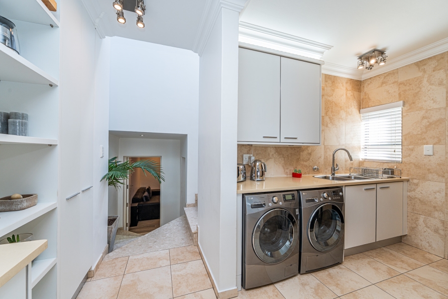 4 Bedroom Property for Sale in Constantia Kloof Gauteng
