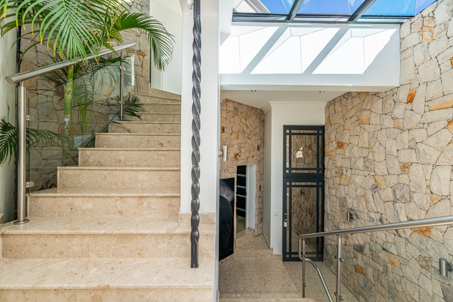 4 Bedroom Property for Sale in Constantia Kloof Gauteng