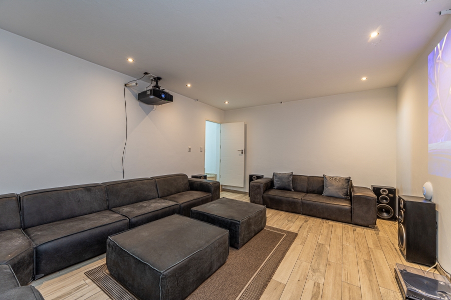 4 Bedroom Property for Sale in Constantia Kloof Gauteng