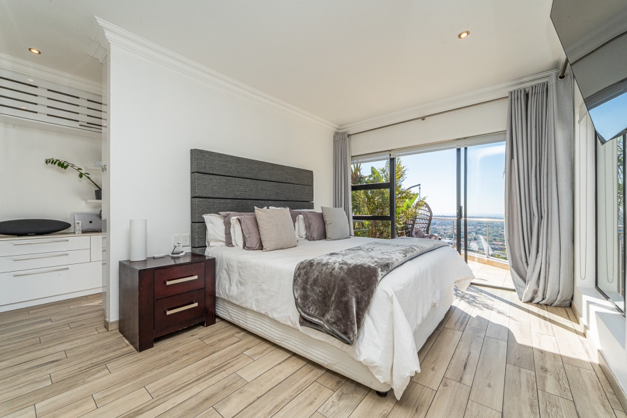 4 Bedroom Property for Sale in Constantia Kloof Gauteng