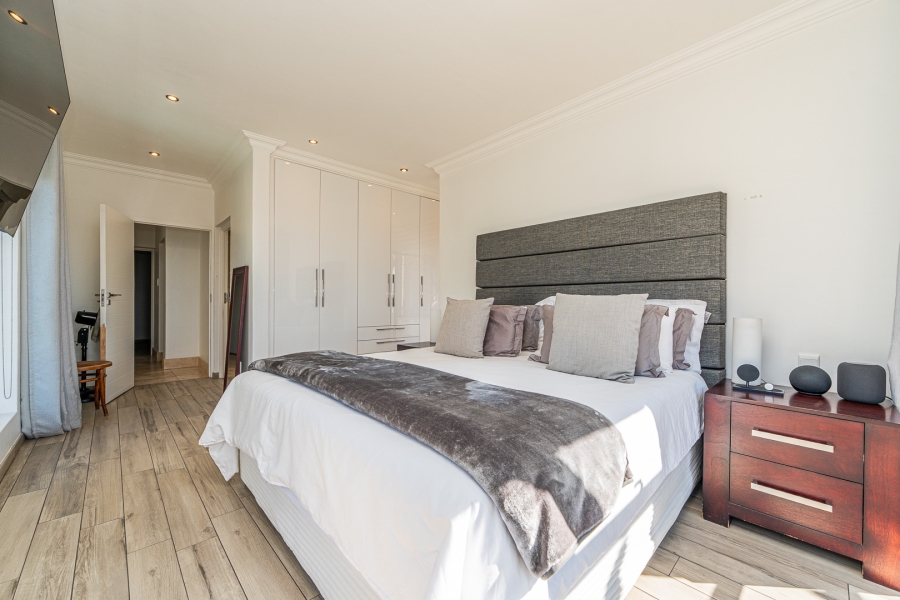 4 Bedroom Property for Sale in Constantia Kloof Gauteng