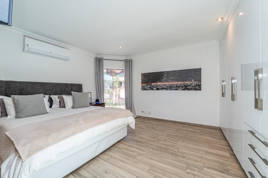4 Bedroom Property for Sale in Constantia Kloof Gauteng