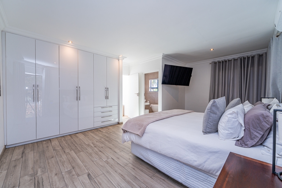 4 Bedroom Property for Sale in Constantia Kloof Gauteng