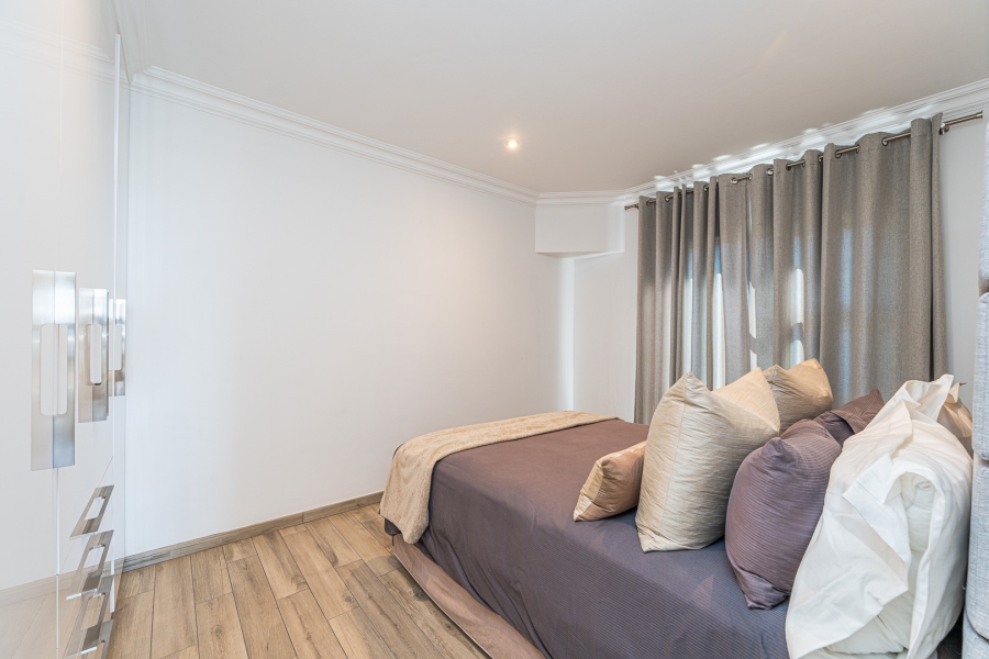 4 Bedroom Property for Sale in Constantia Kloof Gauteng