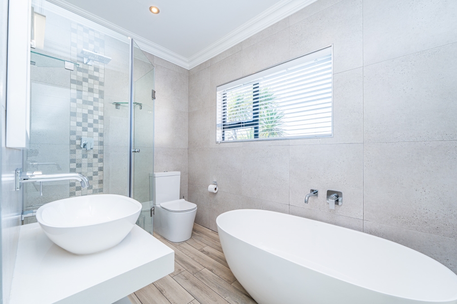 4 Bedroom Property for Sale in Constantia Kloof Gauteng