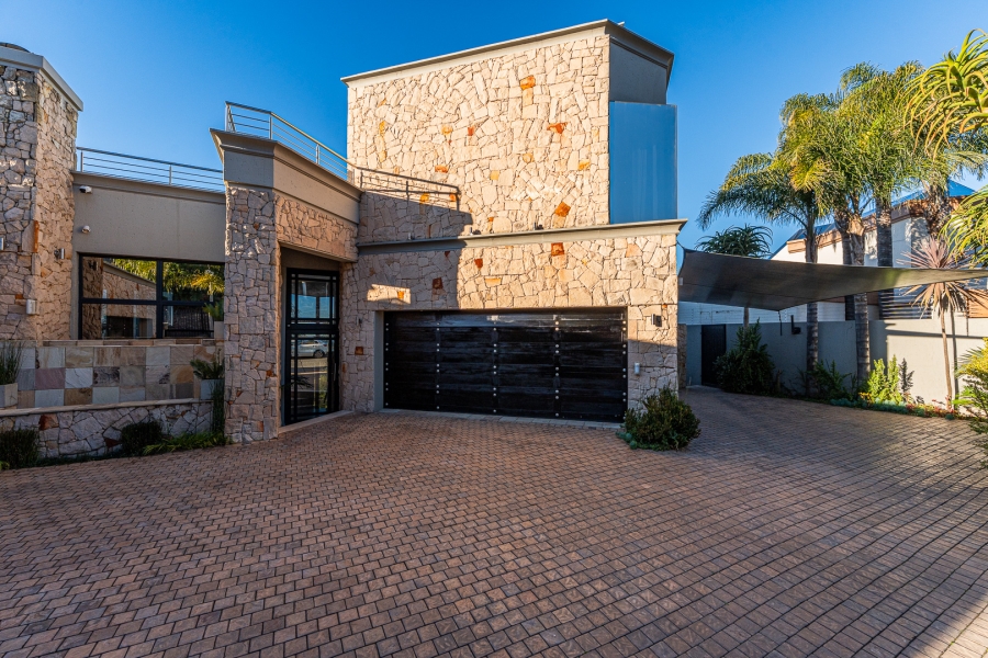 4 Bedroom Property for Sale in Constantia Kloof Gauteng