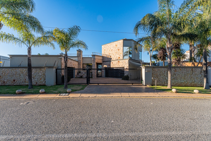 4 Bedroom Property for Sale in Constantia Kloof Gauteng