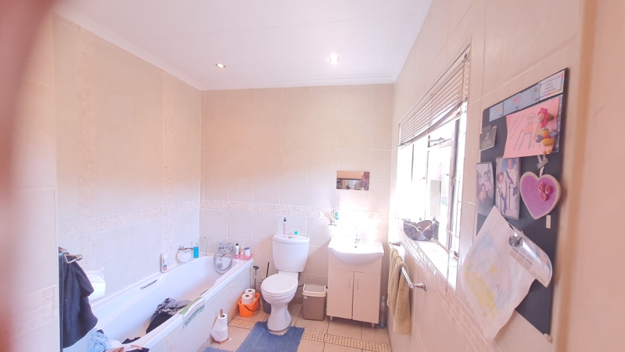 3 Bedroom Property for Sale in Rant En Dal Gauteng