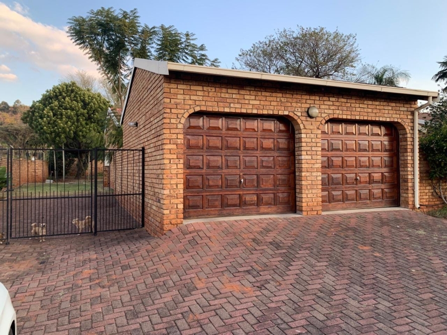4 Bedroom Property for Sale in Die Wilgers Gauteng