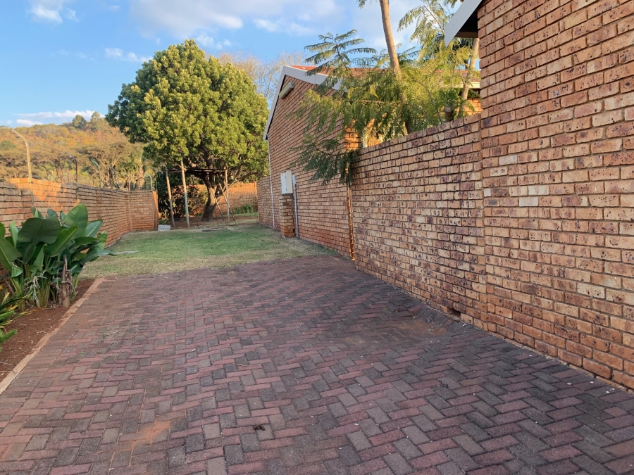4 Bedroom Property for Sale in Die Wilgers Gauteng