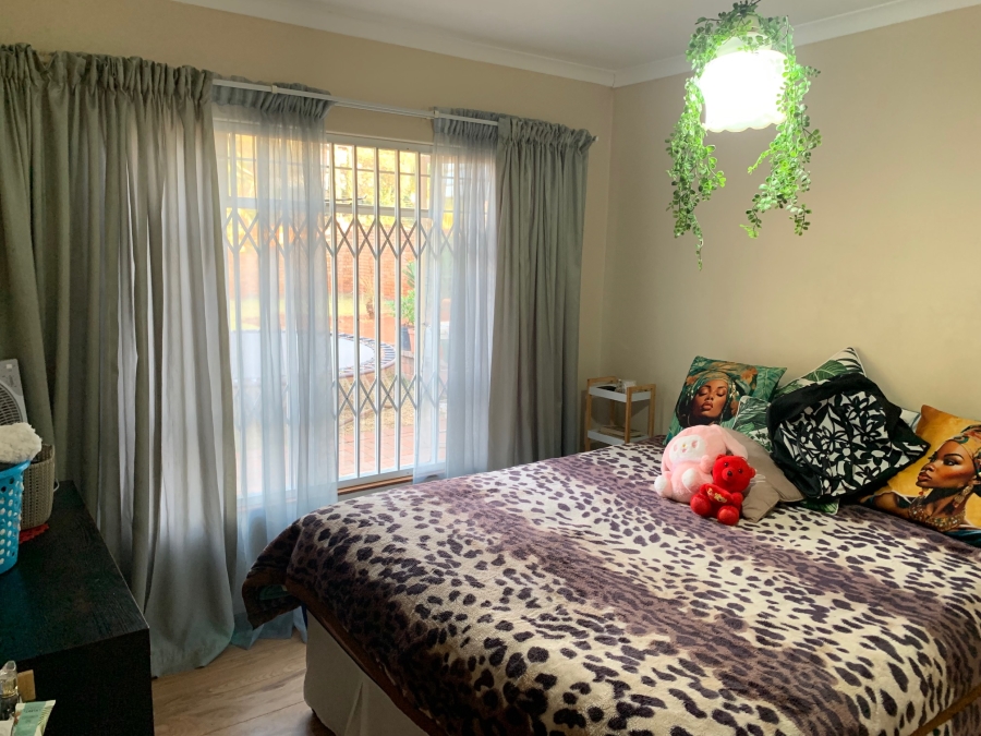 4 Bedroom Property for Sale in Die Wilgers Gauteng