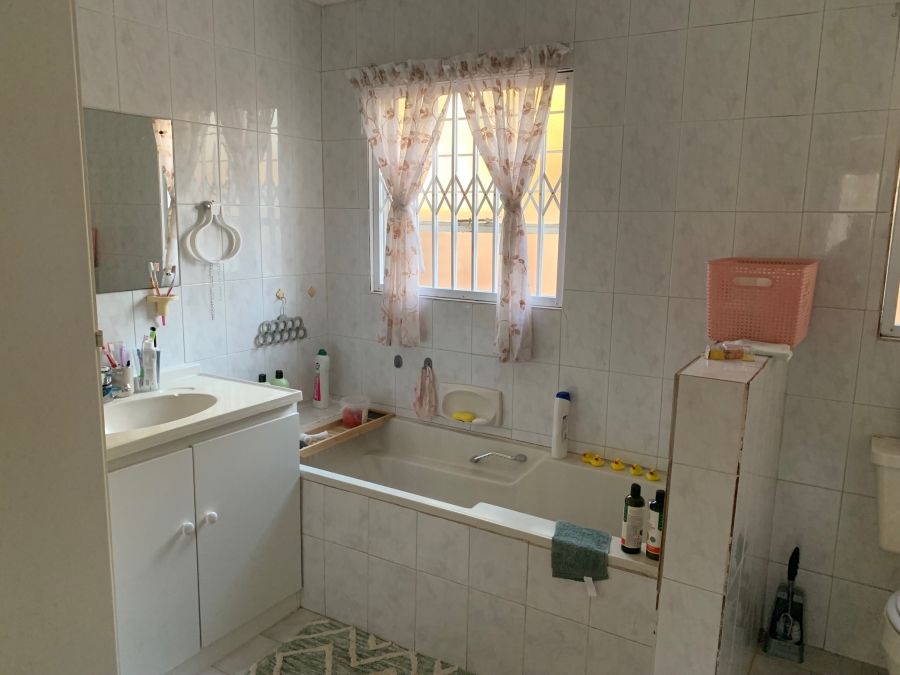 4 Bedroom Property for Sale in Die Wilgers Gauteng