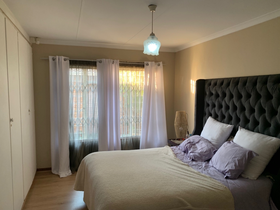 4 Bedroom Property for Sale in Die Wilgers Gauteng