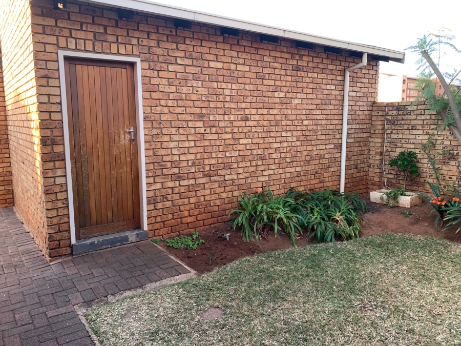 4 Bedroom Property for Sale in Die Wilgers Gauteng