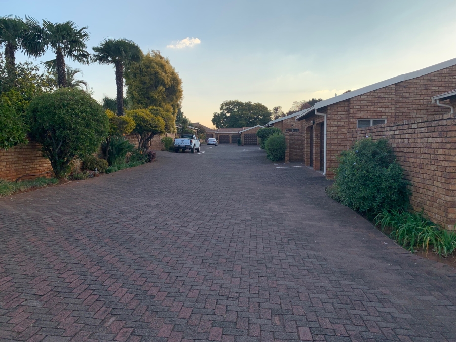 4 Bedroom Property for Sale in Die Wilgers Gauteng