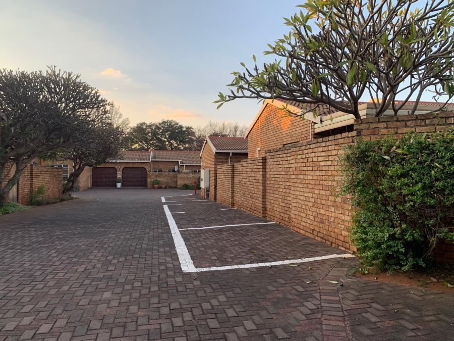 4 Bedroom Property for Sale in Die Wilgers Gauteng