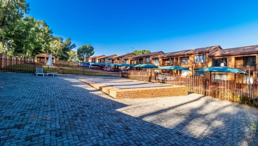 2 Bedroom Property for Sale in Meredale Gauteng