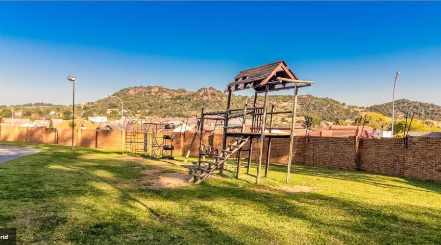 2 Bedroom Property for Sale in Meredale Gauteng