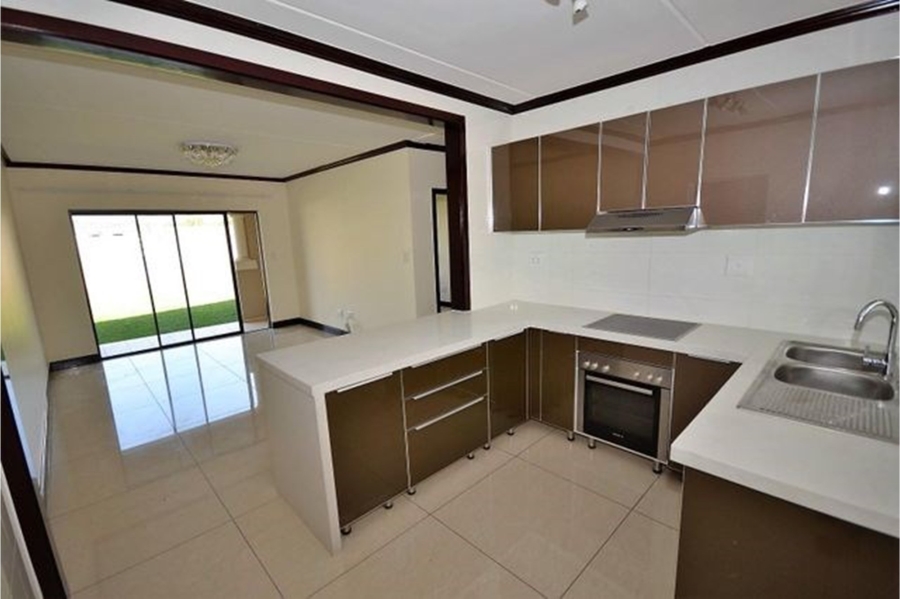 To Let 3 Bedroom Property for Rent in Fourways Gauteng