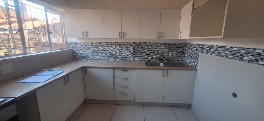 2 Bedroom Property for Sale in Silverfields Gauteng