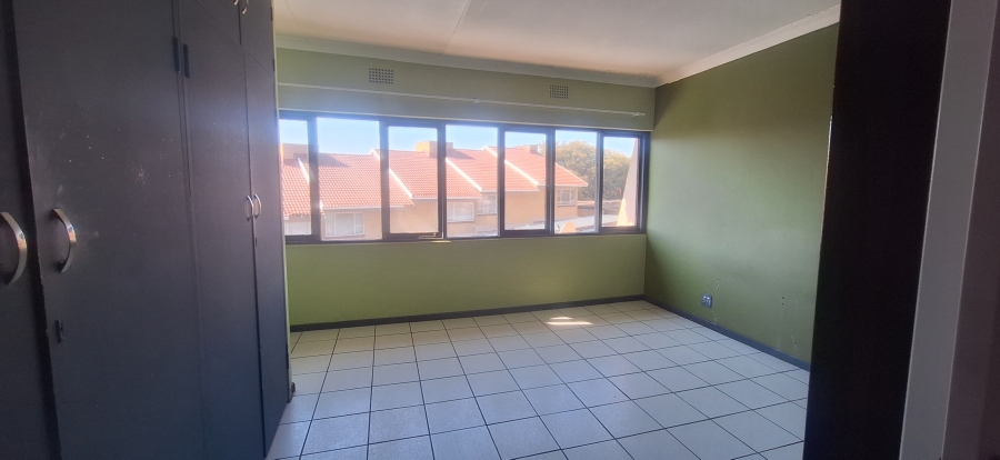 2 Bedroom Property for Sale in Silverfields Gauteng
