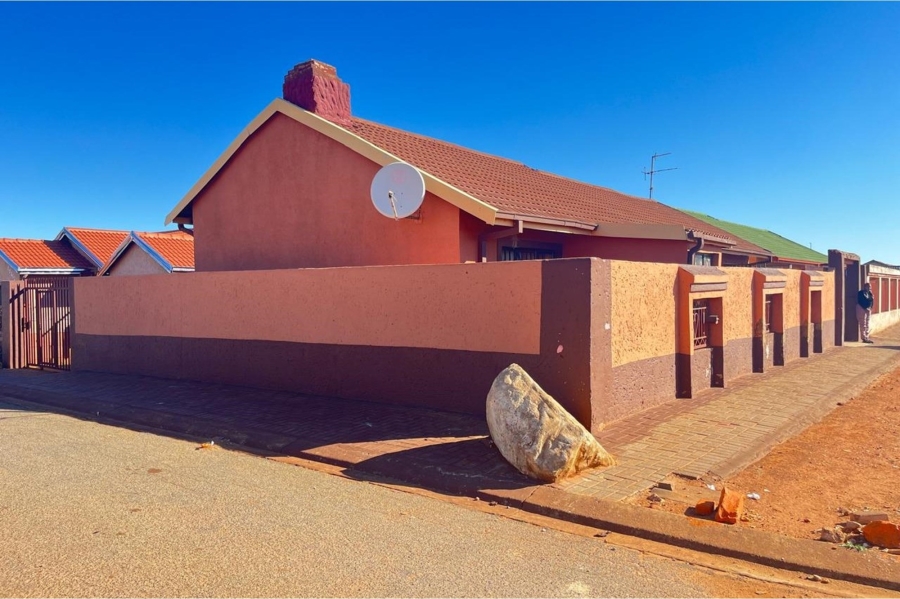 3 Bedroom Property for Sale in Sebokeng Zone 14 Gauteng