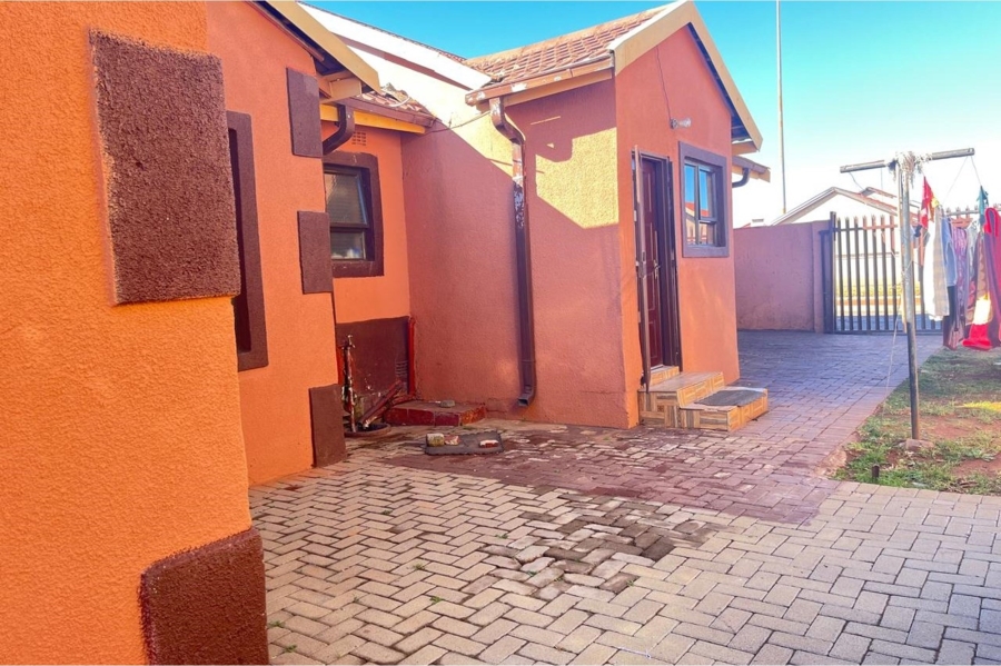3 Bedroom Property for Sale in Sebokeng Zone 14 Gauteng