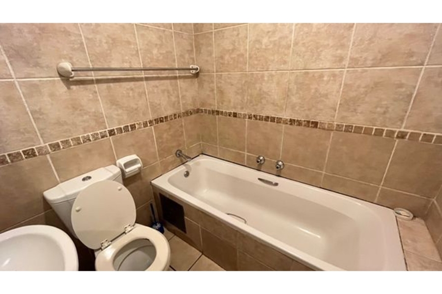 To Let 2 Bedroom Property for Rent in Halfway Gardens Gauteng
