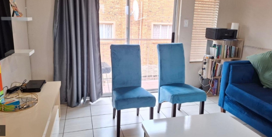 2 Bedroom Property for Sale in Towerby Gauteng