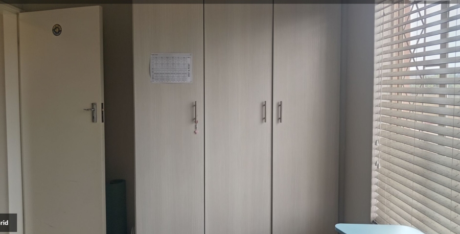 2 Bedroom Property for Sale in Towerby Gauteng