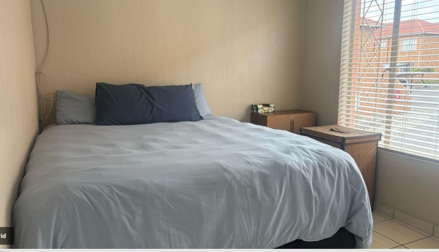2 Bedroom Property for Sale in Towerby Gauteng