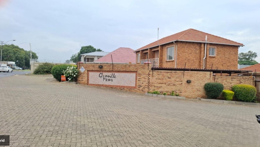 2 Bedroom Property for Sale in Towerby Gauteng